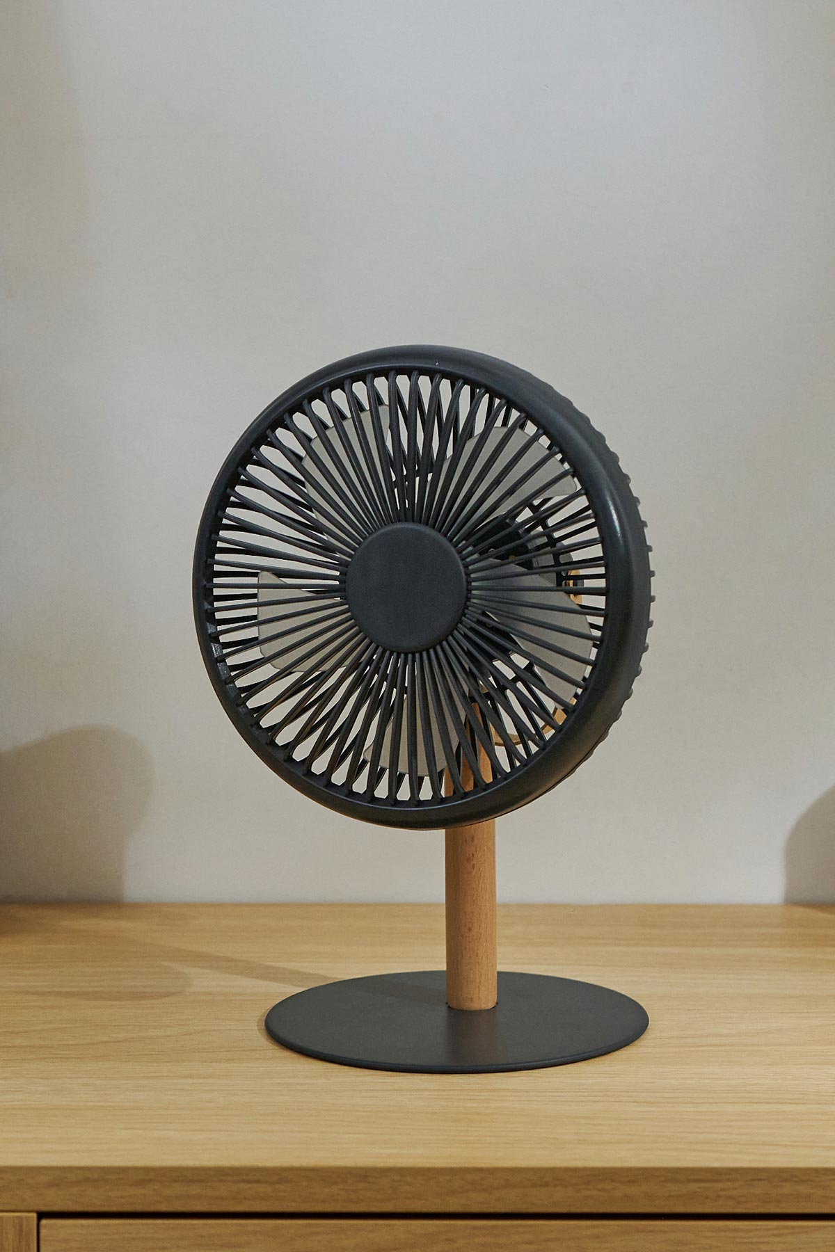Gingko Design Beyond Portable & Detachable Desk Fan + Light In Grey