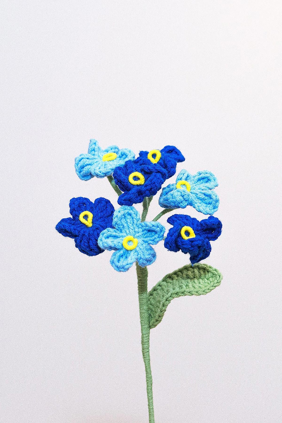 Forget me not crochet flower stem by The Way to You In Blue