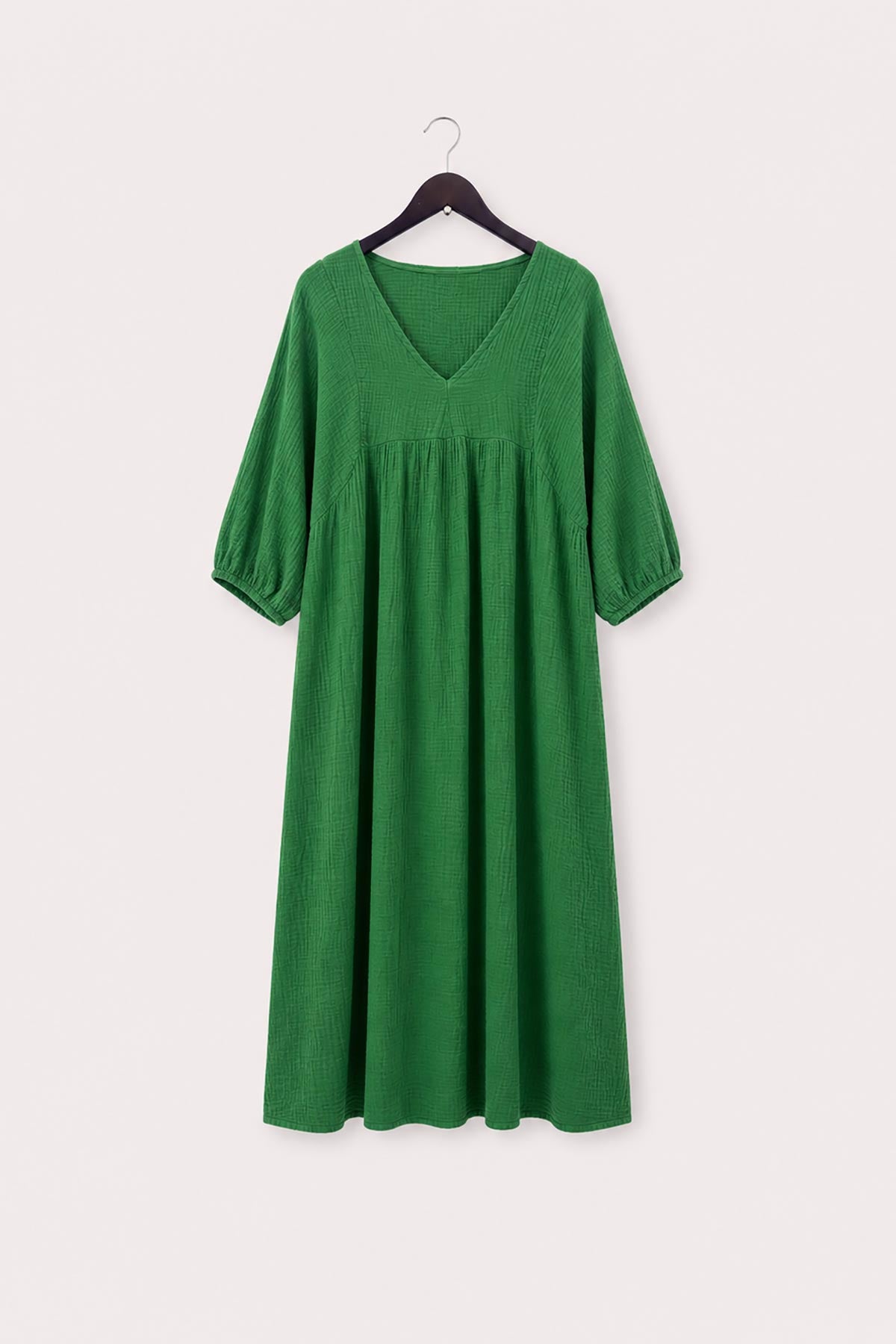 Green cotton midi dress with relaxed fit by Urban Wild