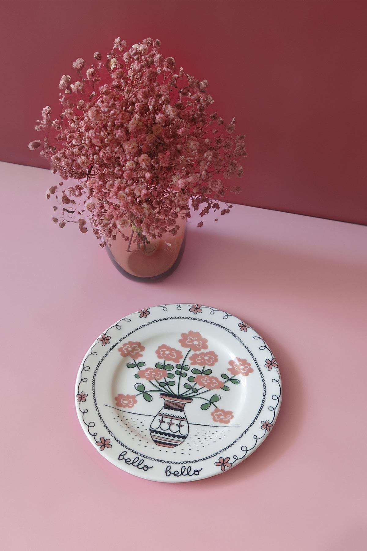 Decorative Italian porcelain statement plate