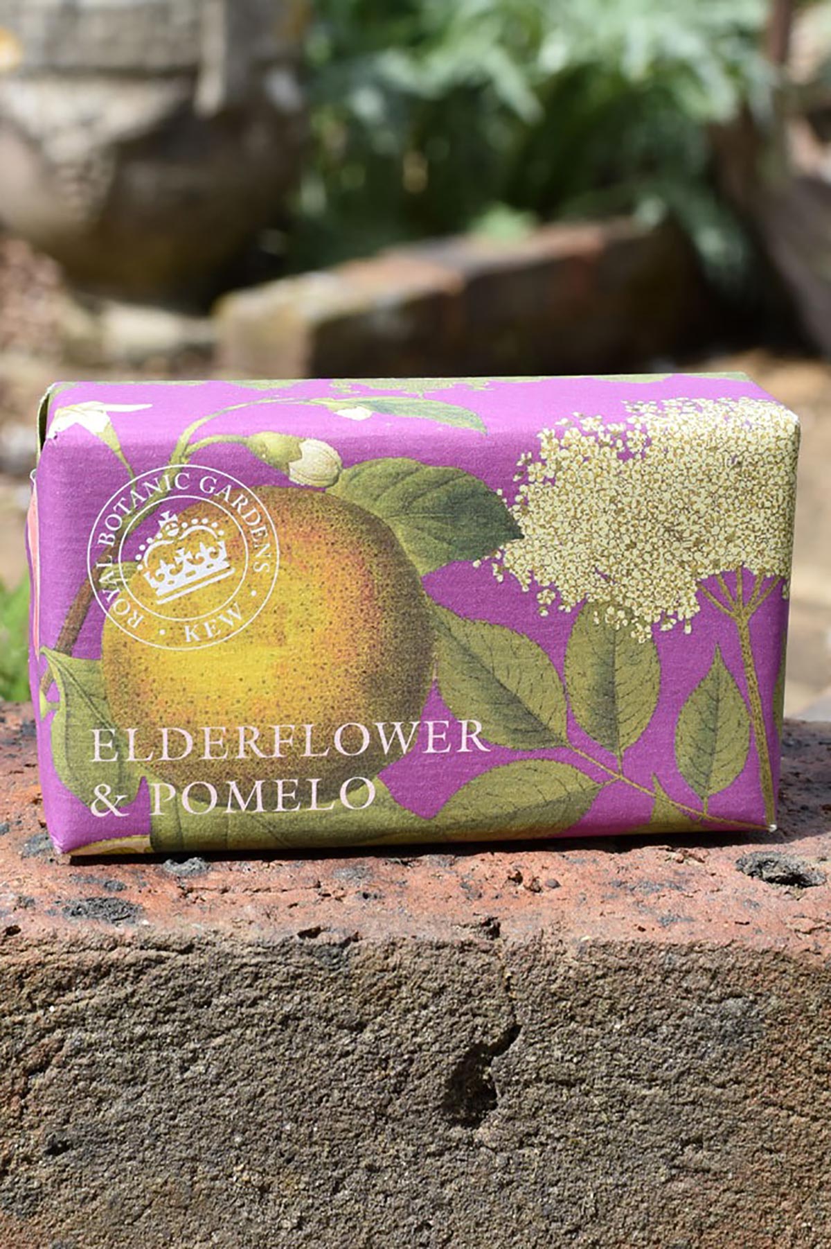 Kew Gardens Elderflower and Pomelo Soap bar by The English Soap Company at Urban Wild