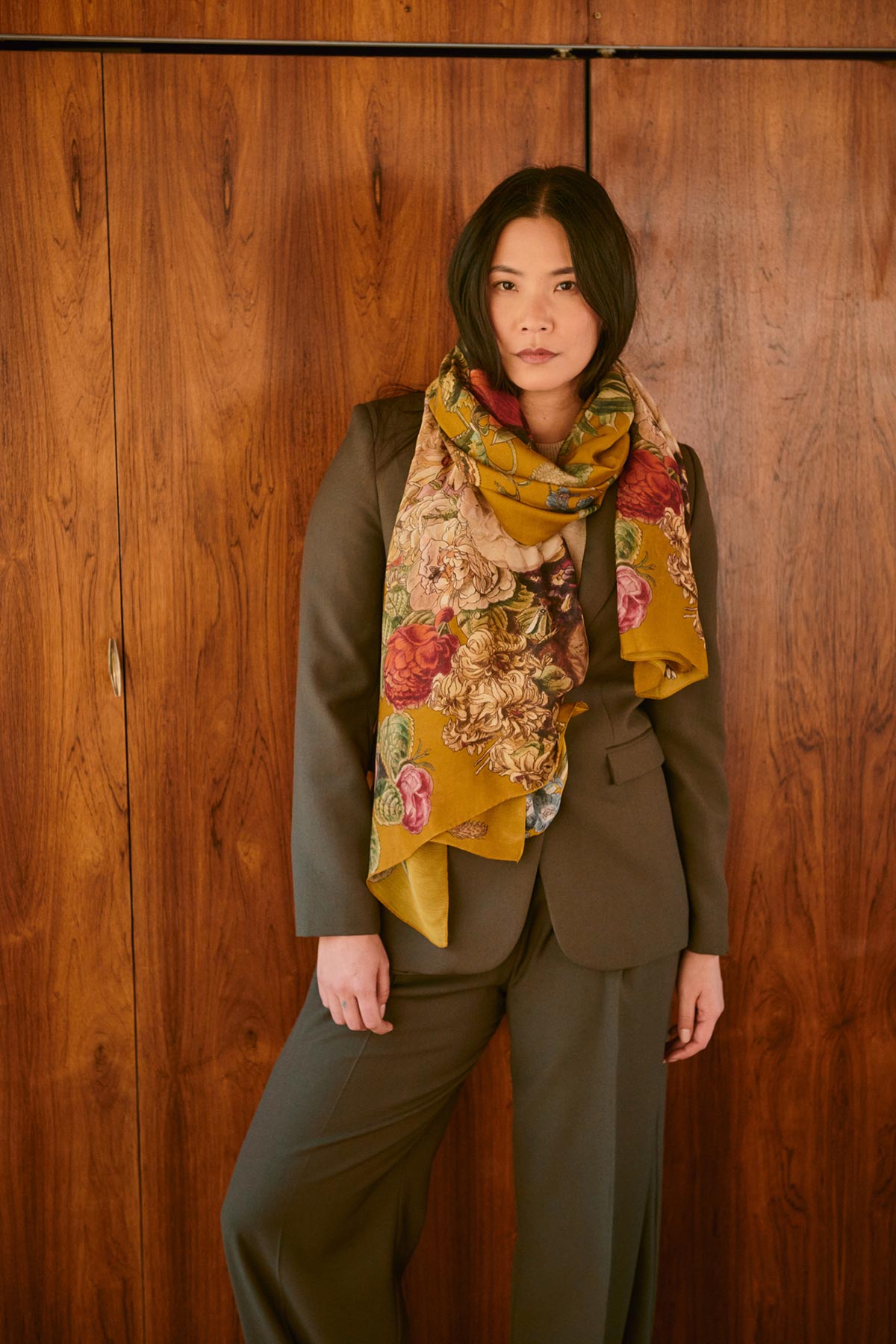 One Hundred Stars Primula Gold Scarf full design