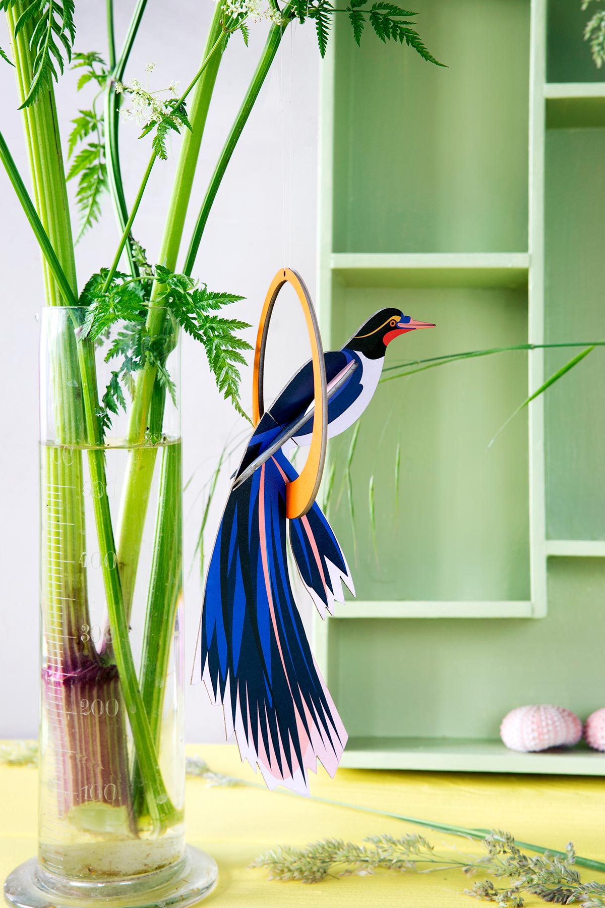 Pop-Out Card – Swinging Flores