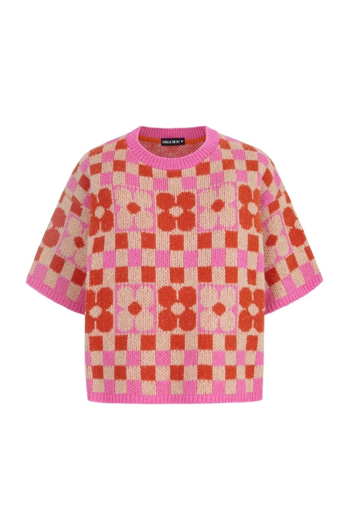 Cara & The Sky lucky flower checkerboard pink knitted jumper detail — Urban Wild