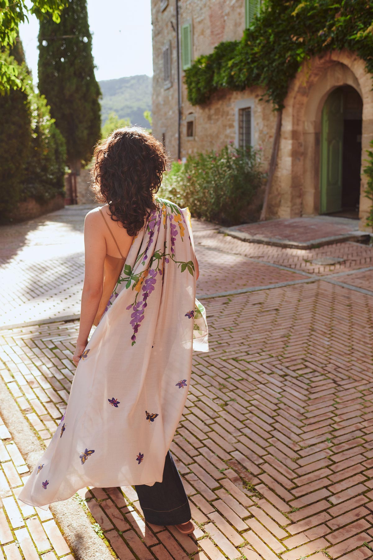 Elegant cascading wisteria motif accessory