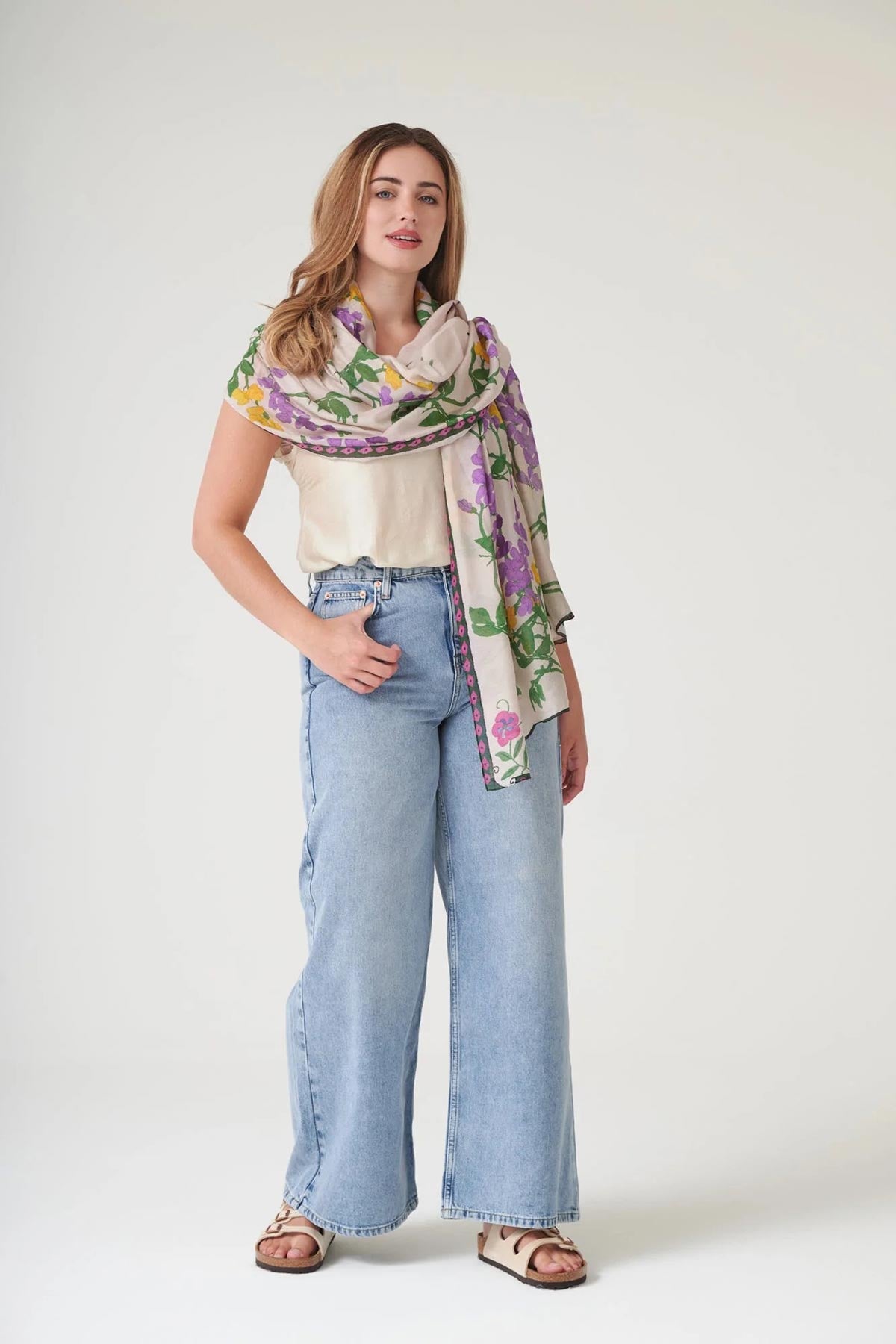 Lightweight draped lilac scarf made in India