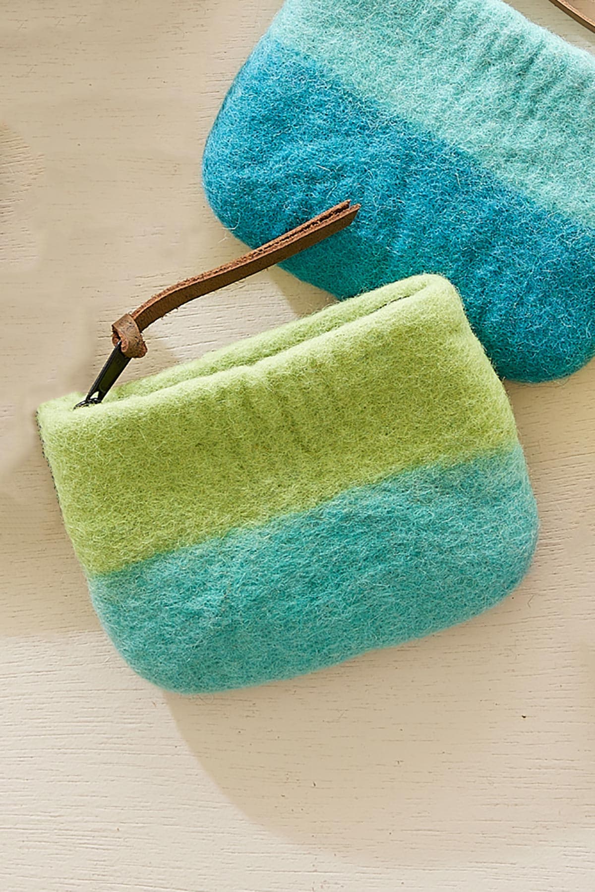 Auraque Lila Handmade Felt Ombre Two Tone Zip Purse