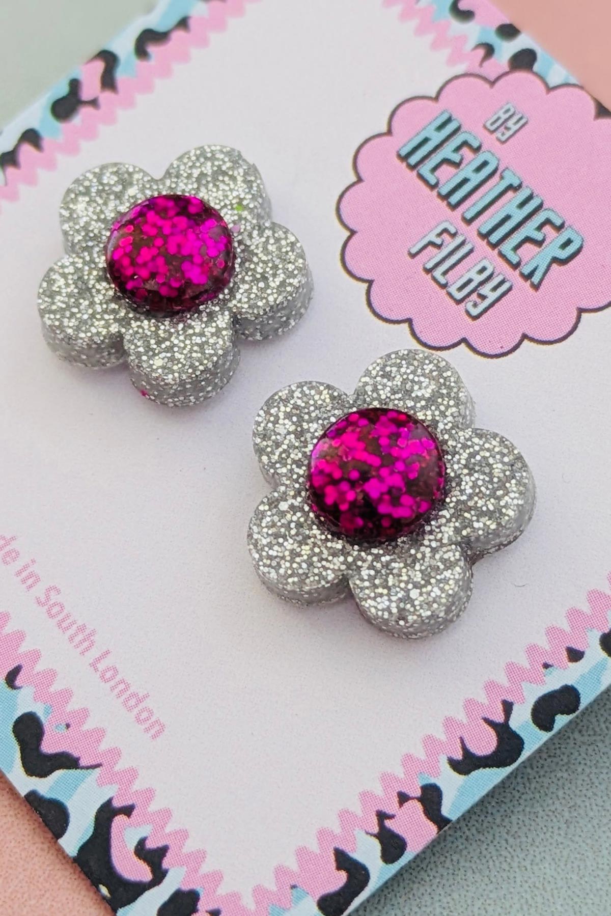 Flower glitter stud earrings