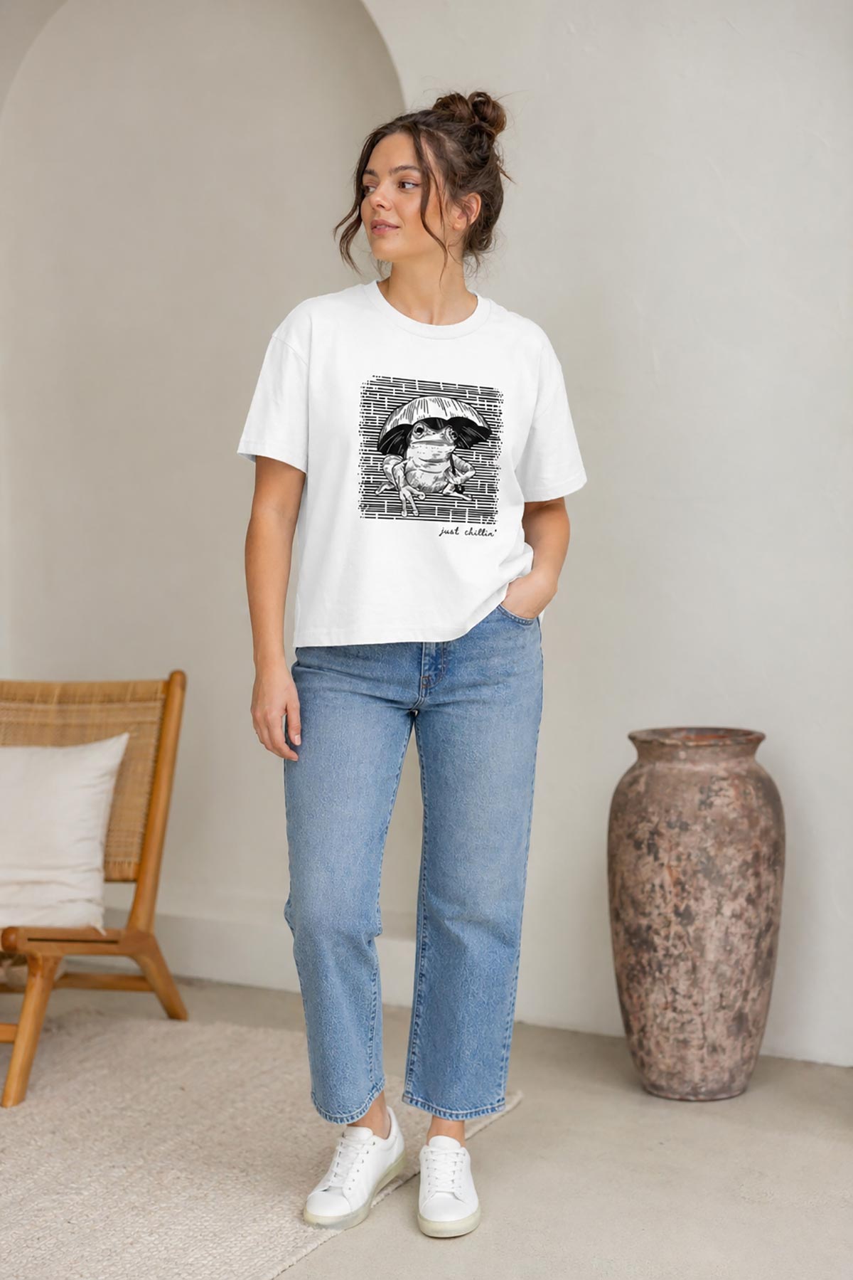 Model wearing circular organic cotton “Just Chilling” t-shirt by Urban Wild in relaxed fit