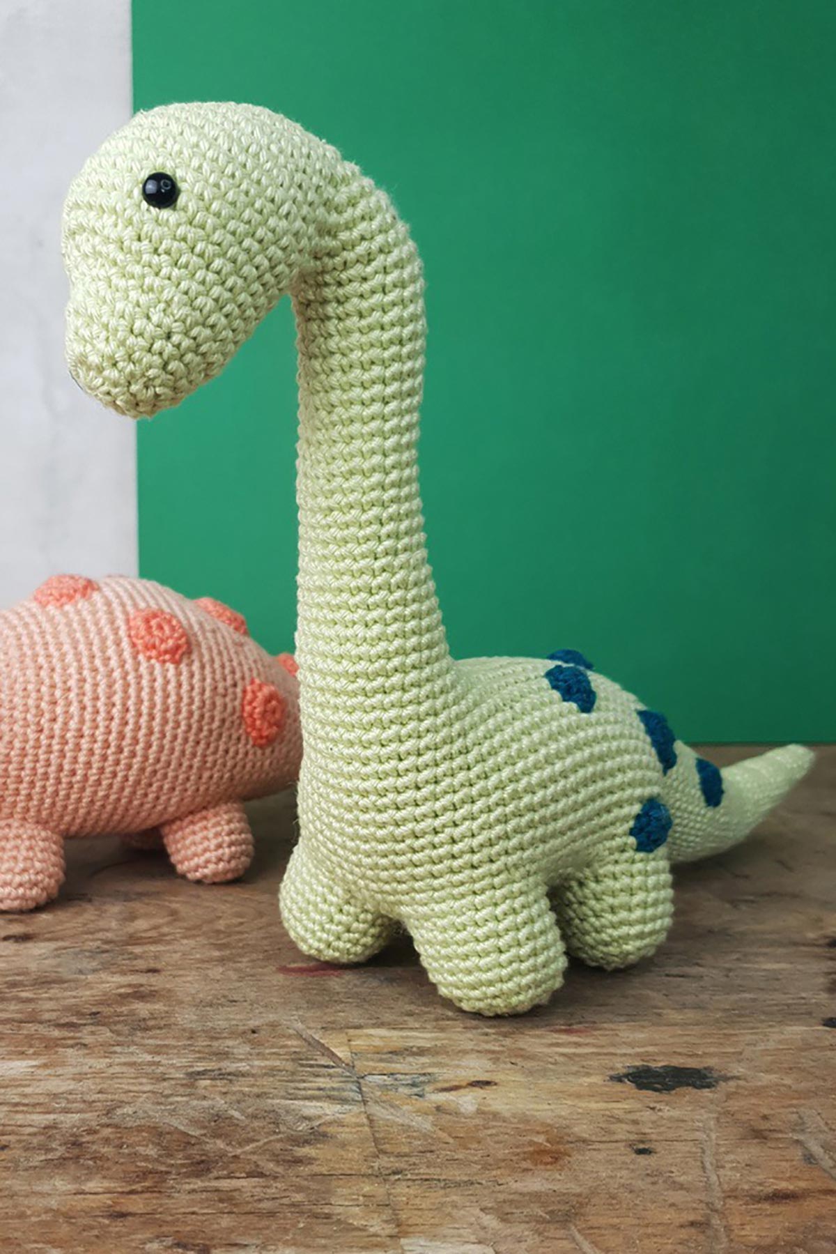 Hardicraft Brontosaurus amigurumi crochet kit