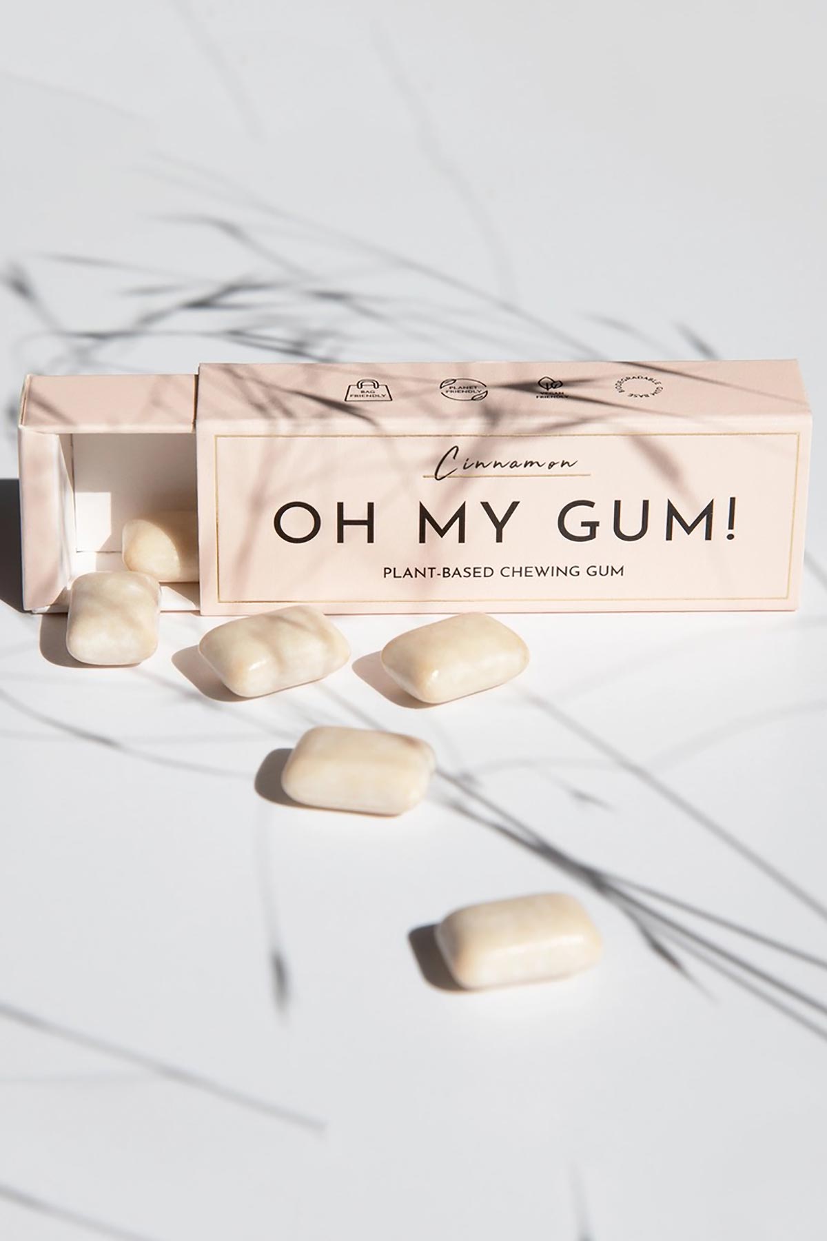 Cinnamon plant based chewing gum by OH MY GUM!